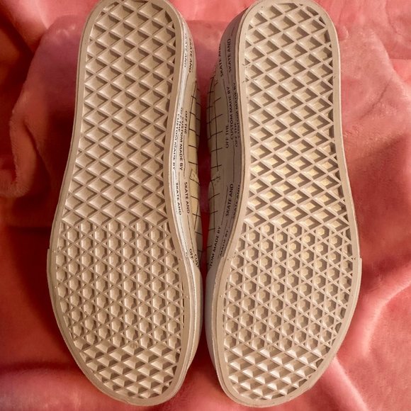 Vans - NWT - Picture 3 of 3